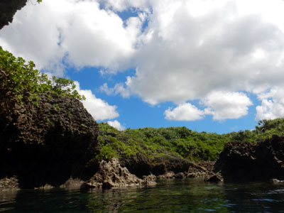 ハチの巣ホール　宮古島