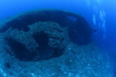 地形ダイビング　宮古島　アントニオ・ガウディ